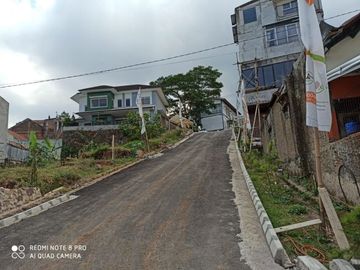 Rumah 2 lt lingkungan nyaman view bagus lokasi cikutra