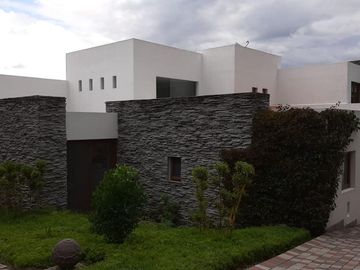 Venta Casa de 630 metros - Cumbayá