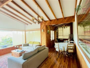 Casa en parcela venta 4D/4B piscina en Rio Plata - Pucón