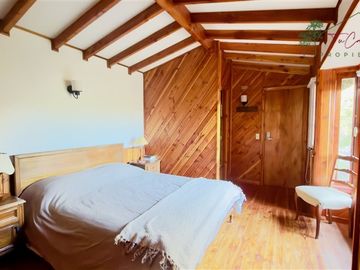 Casa en parcela venta 4D/4B piscina en Rio Plata - Pucón