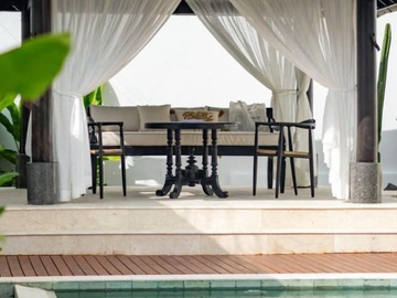VILLA - LUXURY VILLA DI JL PANTAI BERAWA DEKAT  CCS SCHOOL CANGGU BADUNG