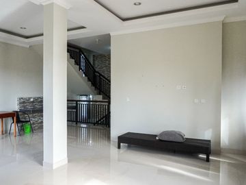 RUMAH 2 LANTAI PLUS ROOFTOP DI UNGASAN DEKAT PANTAI