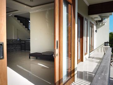 RUMAH 2 LANTAI PLUS ROOFTOP DI UNGASAN DEKAT PANTAI
