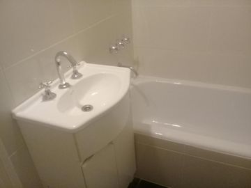Vicente Lopez al 1900 - Recoleta // VENTA con Renta: 1 Ambiente