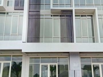 Disewakan Ruko 3 Lantai NORTHWEST BOULEVARD , Citraland Surabaya Barat