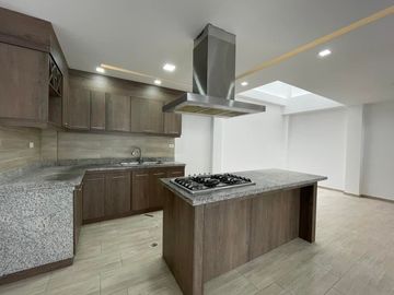 Vendo casa en la Urb. Colegio de Arquitectos