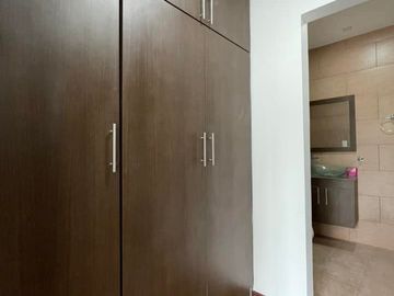 Vendo casa en la Urb. Colegio de Arquitectos