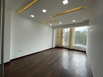 Vendo casa en la Urb. Colegio de Arquitectos
