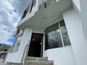 Vendo casa en la Urb. Colegio de Arquitectos