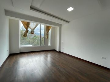 Vendo casa en la Urb. Colegio de Arquitectos