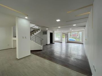 Vendo casa en la Urb. Colegio de Arquitectos