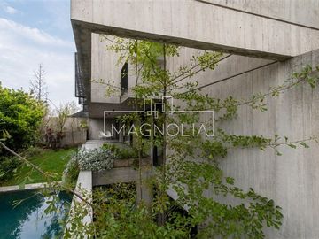 Casa en venta de 5 dorm. en Vitacura