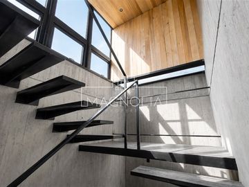 Casa en venta de 5 dorm. en Vitacura