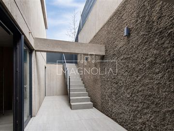 Casa en venta de 5 dorm. en Vitacura