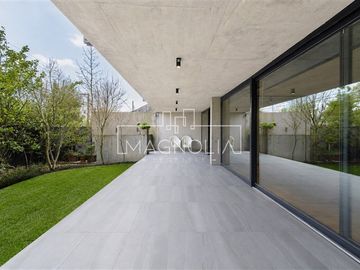 Casa en venta de 5 dorm. en Vitacura