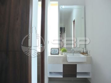 Rumah Mewah Perum Elite Vasana dkt UGM jl kaliurang km 6,5,FullyFurnished