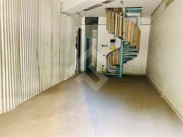 Local Comercial frente a GAM en venta en Santiago