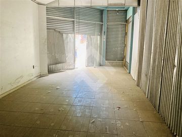 Local Comercial frente a GAM en venta en Santiago