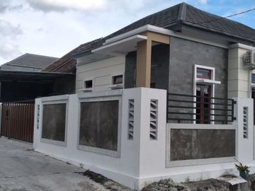 DIJUAL RUMAH ASRI DAN NYAMAN 3 KAMAR TIDUR DEKAT JALAN UTAMA
