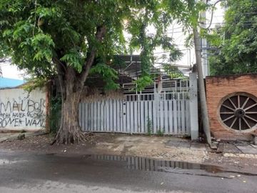 Rumah usaha jalan nias Semi furnish
