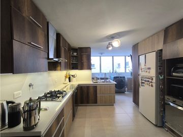 Apartamento en venta, Laureles, Remodelado.