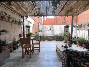 Apartamento en venta, Laureles, Remodelado.