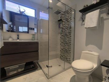 Apartamento en venta, Laureles, Remodelado.