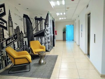OFICINA EN VENTA AMUEBLADA DE 118m2 PISO 15 EN TORRE JV3, ZONA ANGELÓPOLIS!!