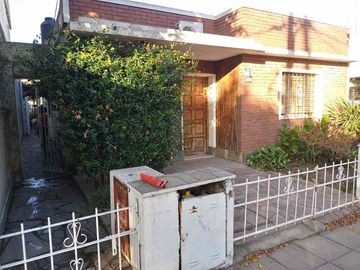 Casa en venta en Moron Sur