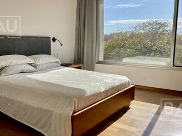 BAU PROPIEDADES: Casa  en venta al Golf y a la laguna interna- El Golf - Nordelta