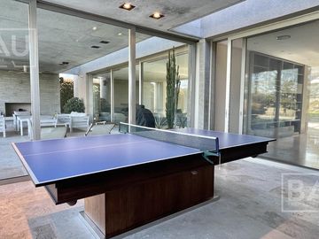 BAU PROPIEDADES: Casa  en venta al Golf y a la laguna interna- El Golf - Nordelta