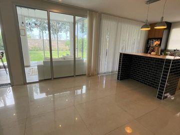 Casa en venta en Los Troncos