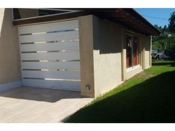 VENTA - Casa moderna con pileta - Villa Del Lago, Villa Carlos Paz