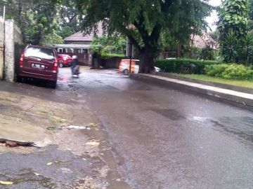 Rumah strategis posisi hook pinggir jalan bima arjuna cicendo bandung tengah | MARTIN