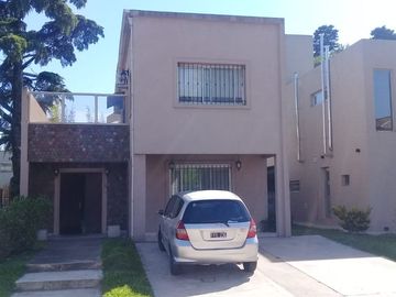 Casa en venta en Parque Leloir