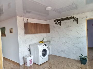 SE VENDE CASA REMODELADA EN CERRO VIENTO