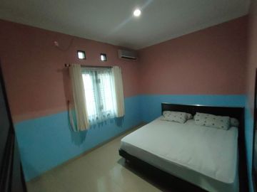 RUMAH SECOND DI JUAL CEPAT LOAKSI CLUSTER +BESERTA ISINYA DI KOMP BELA VESTA,5 MENIT KE BANDARA
