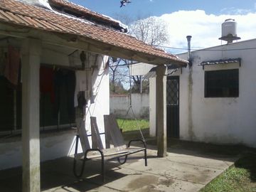 Chalet con 3 dormitorios y amplio terreno EN VENTA O PERMUTA