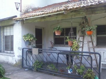 Chalet con 3 dormitorios y amplio terreno EN VENTA O PERMUTA