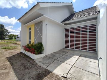 RUMAH CANTIK HARGA PROMO TEPI JALAN PRAMBANAN