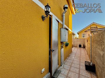 Casa en venta de 3 dorm. en Villa Alemana