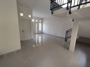 Rumah baru minimalis dan 2 lantai di ciwastra dekat buahbatu