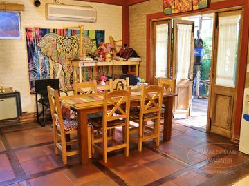 Casa 5 dormitorios - Barrio Los Caracoles
