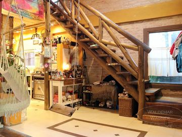 Casa 5 dormitorios - Barrio Los Caracoles