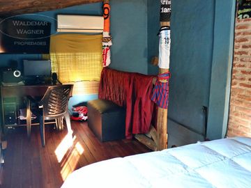 Casa 5 dormitorios - Barrio Los Caracoles