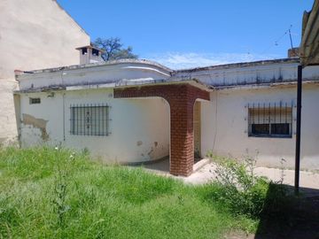 Venta de casa a Reciclar INTERESANTE Retasada Escucha oferta