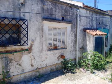 Venta de casa a Reciclar INTERESANTE Retasada Escucha oferta