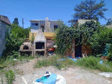 Venta de casa a Reciclar INTERESANTE Retasada Escucha oferta