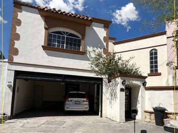 VENTA DE CASA EN PRIVADAS DE ANAHUAC