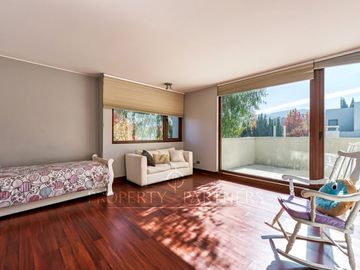 Espectacular casa  mediterránea en Los Nogales. Gran jardín